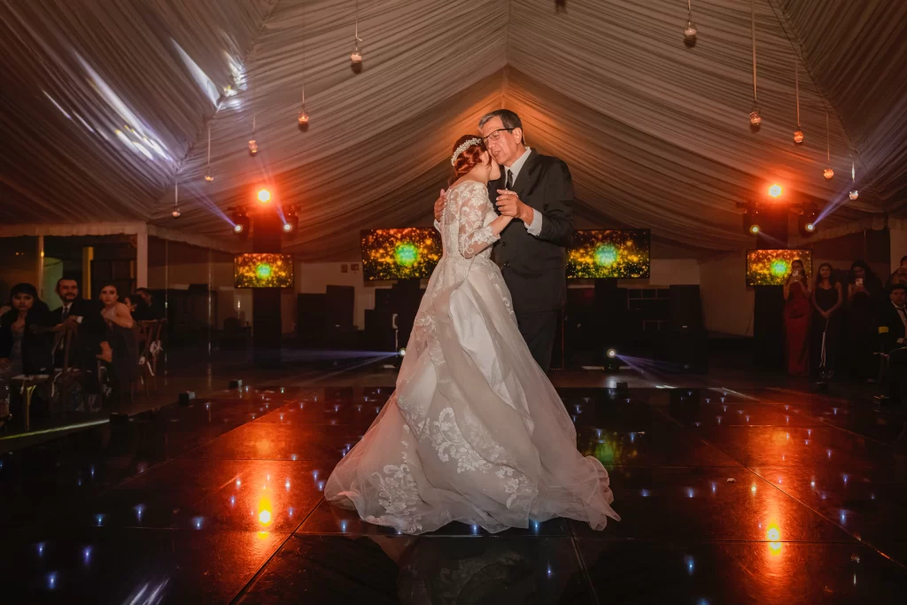 Baile de la novia con su padre – Fotografía de boda en Zapopan | Instantes de Oro